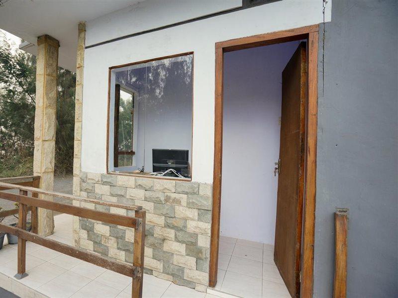 Oyo 2120 Pieter Homestay Bromo Probolinggo Bagian luar foto