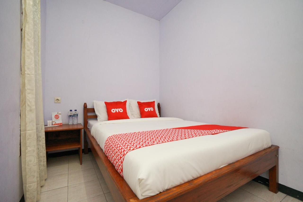 Oyo 2120 Pieter Homestay Bromo Probolinggo Bagian luar foto
