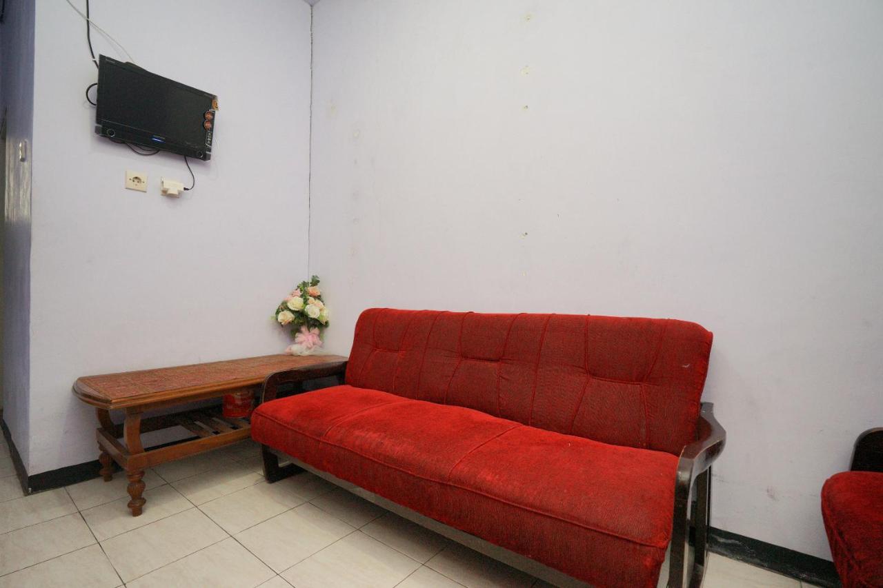 Oyo 2120 Pieter Homestay Bromo Probolinggo Bagian luar foto