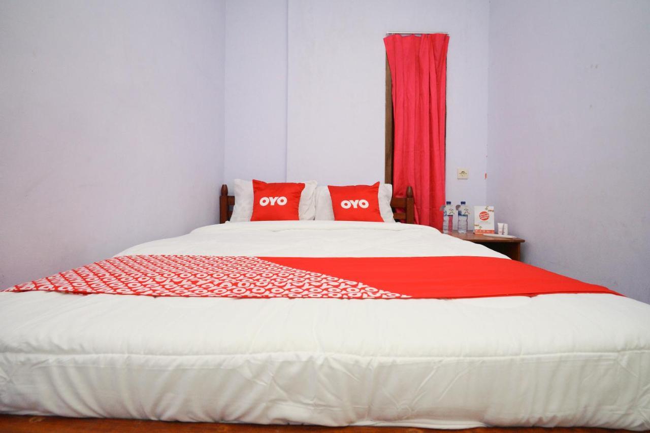 Oyo 2120 Pieter Homestay Bromo Probolinggo Bagian luar foto