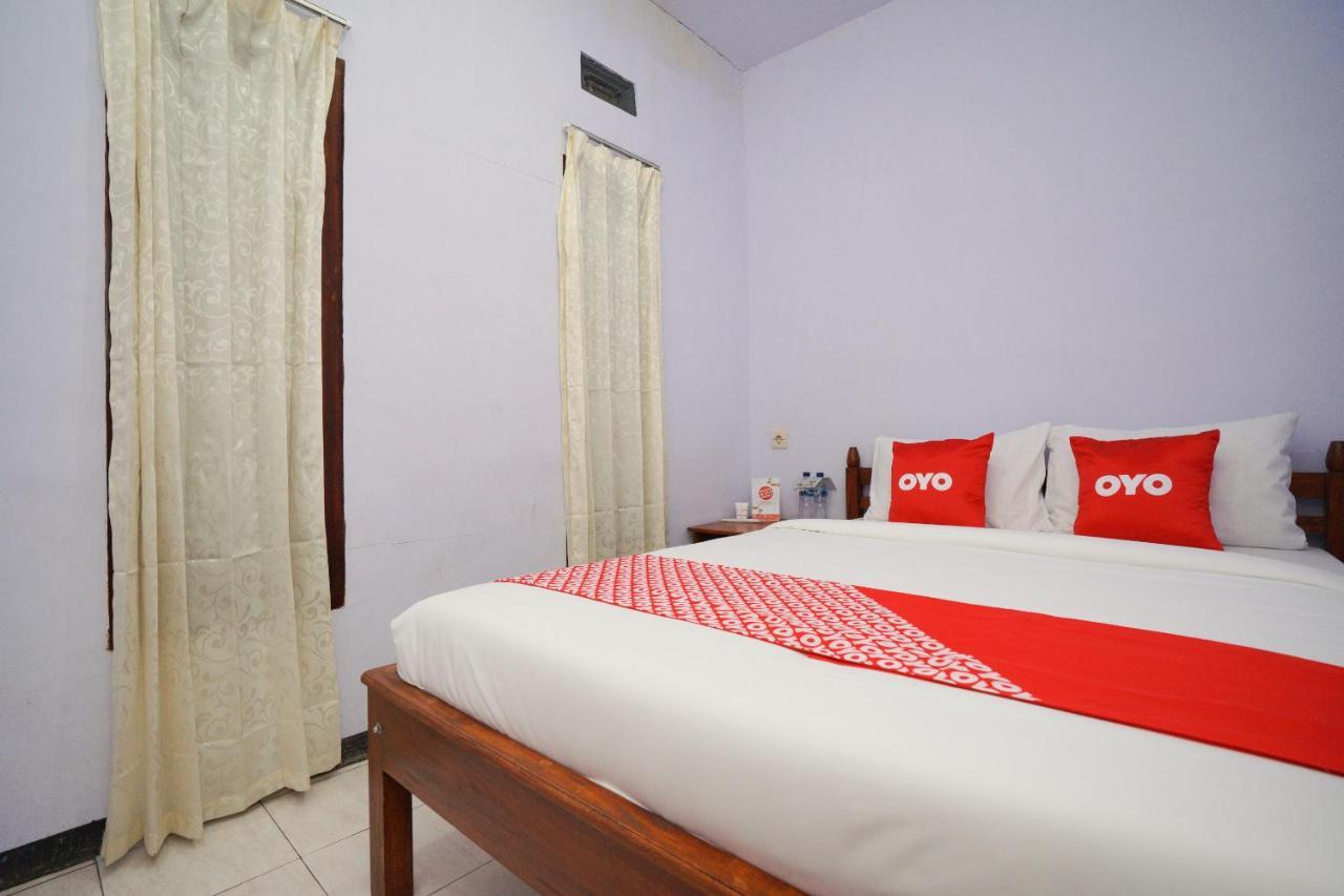 Oyo 2120 Pieter Homestay Bromo Probolinggo Bagian luar foto