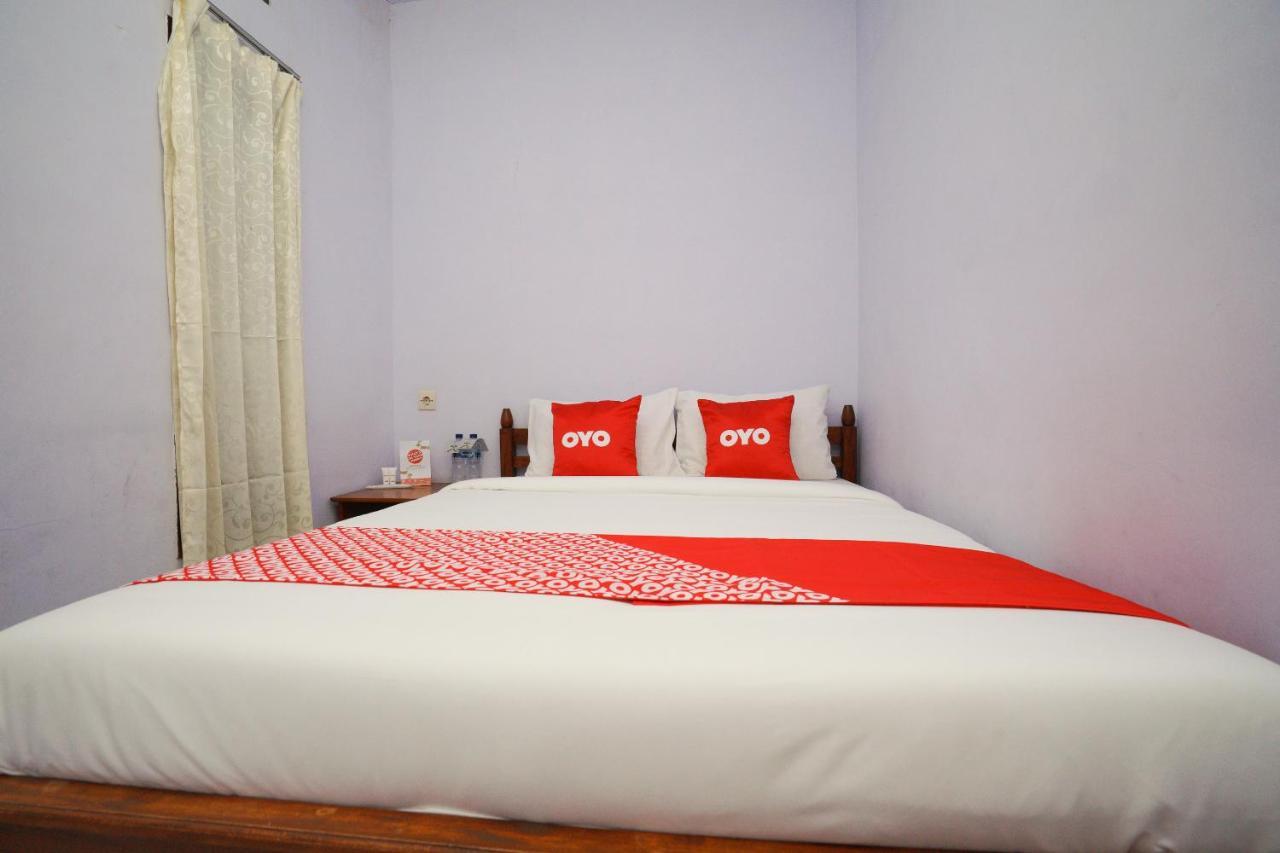 Oyo 2120 Pieter Homestay Bromo Probolinggo Bagian luar foto