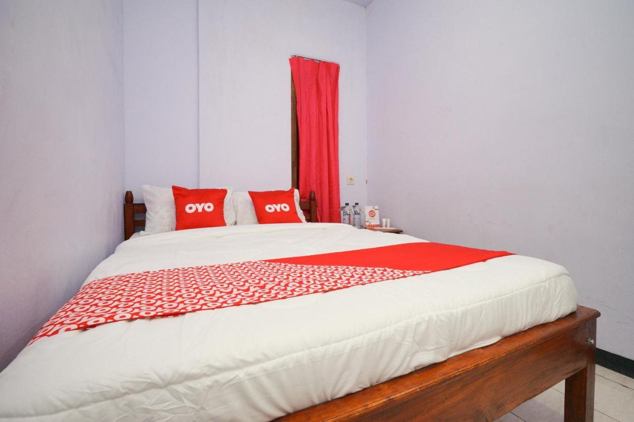Oyo 2120 Pieter Homestay Bromo Probolinggo Bagian luar foto