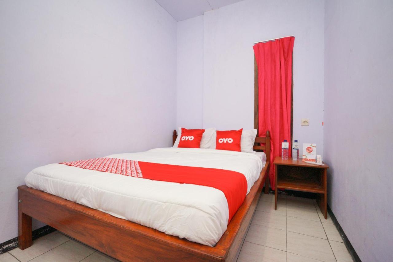 Oyo 2120 Pieter Homestay Bromo Probolinggo Bagian luar foto
