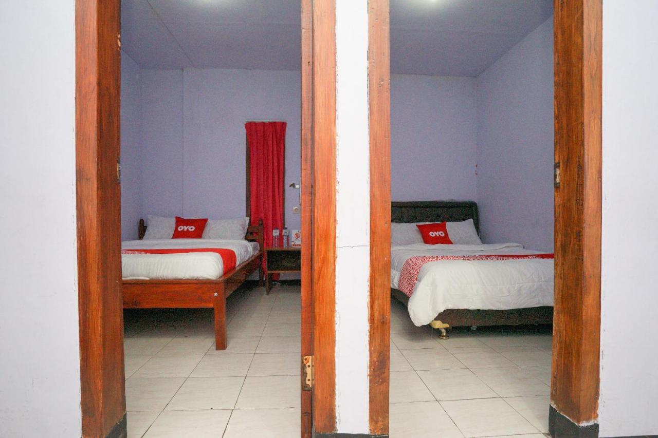 Oyo 2120 Pieter Homestay Bromo Probolinggo Bagian luar foto