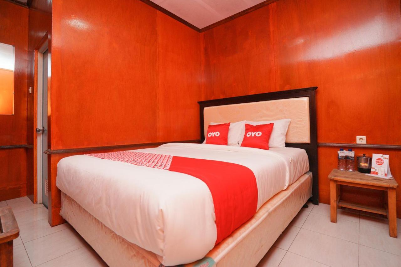 Oyo 2120 Pieter Homestay Bromo Probolinggo Bagian luar foto
