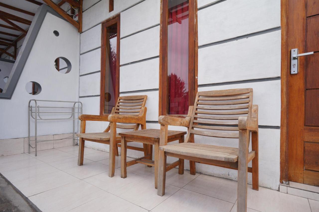 Oyo 2120 Pieter Homestay Bromo Probolinggo Bagian luar foto