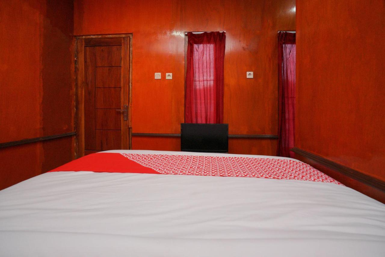 Oyo 2120 Pieter Homestay Bromo Probolinggo Bagian luar foto