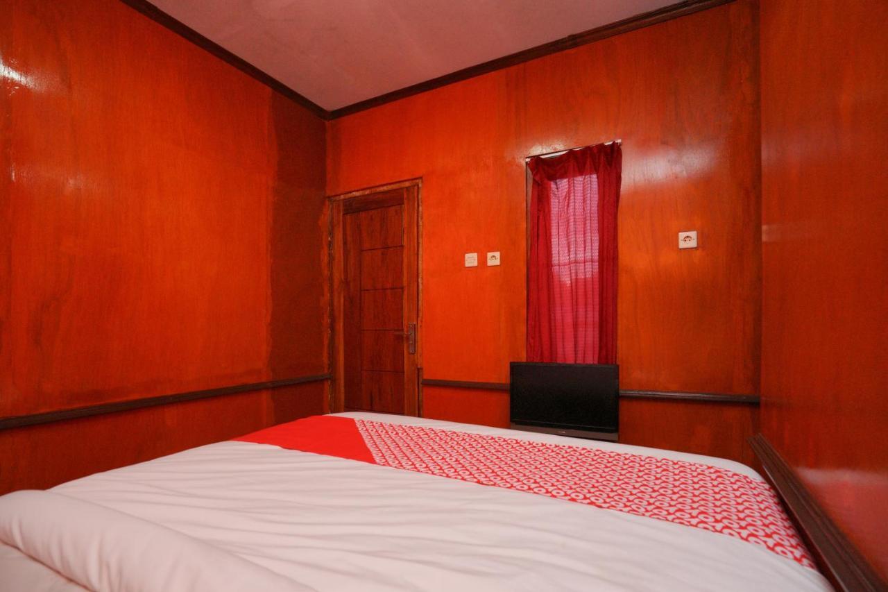 Oyo 2120 Pieter Homestay Bromo Probolinggo Bagian luar foto