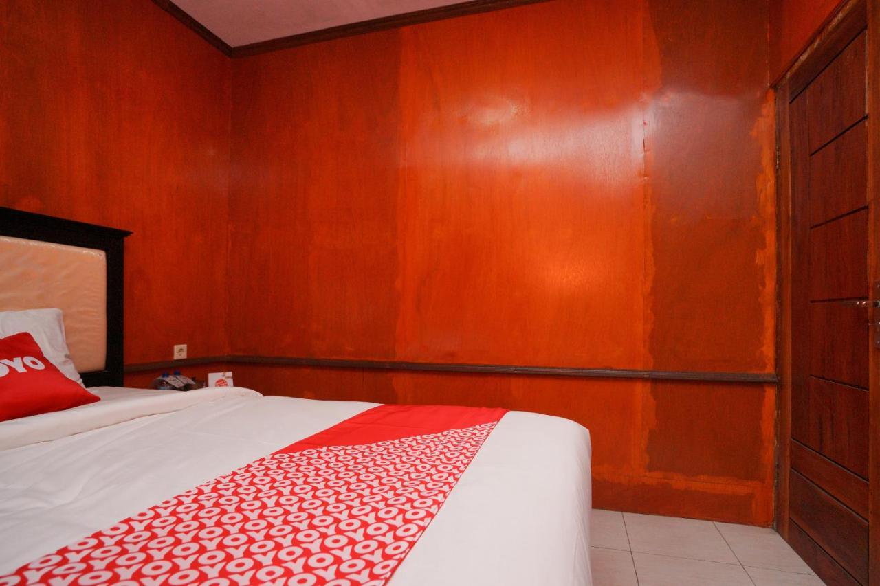 Oyo 2120 Pieter Homestay Bromo Probolinggo Bagian luar foto