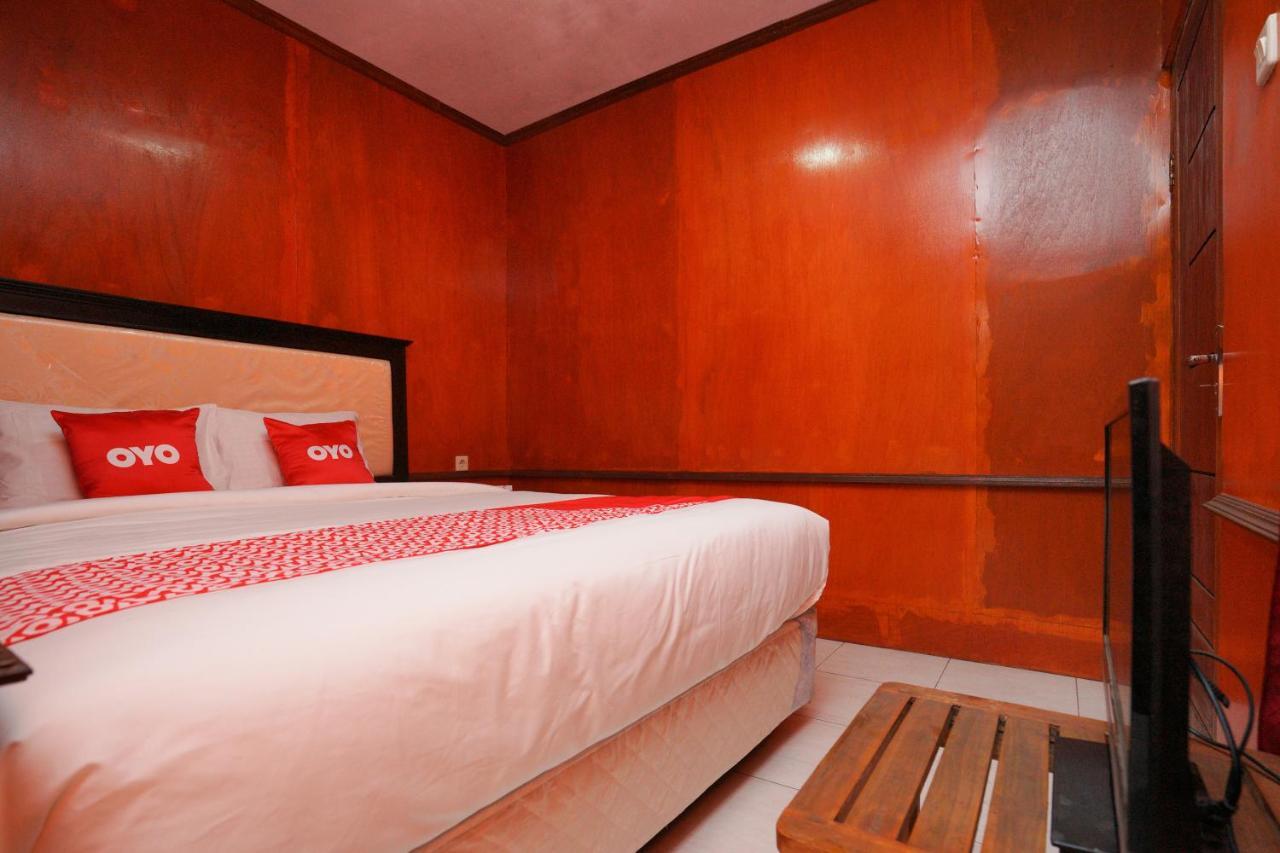 Oyo 2120 Pieter Homestay Bromo Probolinggo Bagian luar foto