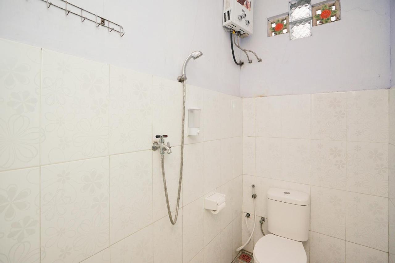 Oyo 2120 Pieter Homestay Bromo Probolinggo Bagian luar foto